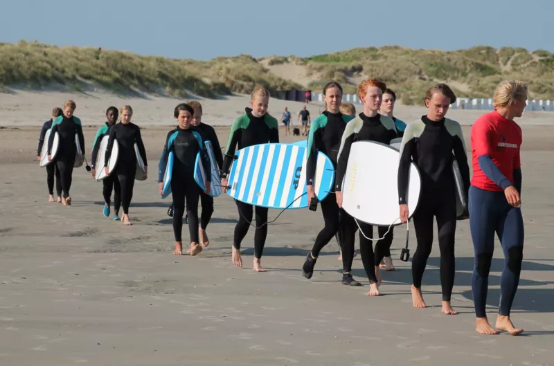 Leer surfen in België met professionele surf monitoren.